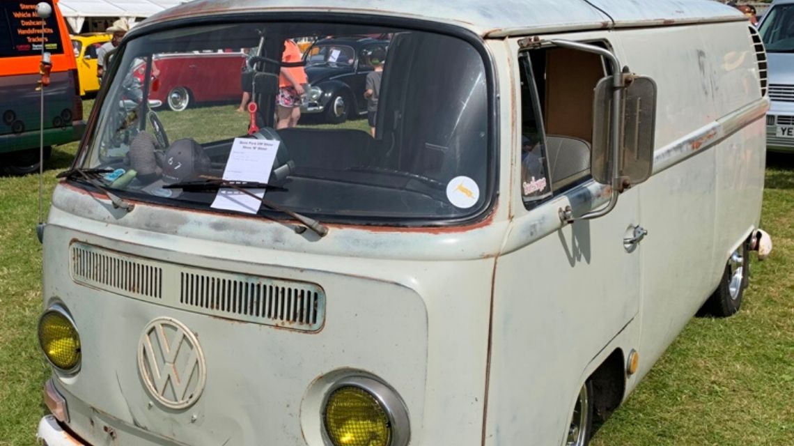 thumbnail image 2 of VW Type 2 Bus 1968-1979 Bay Window Right Side Quarter Vent Wing Window Assembly – ISP 221847632A 2 of 5