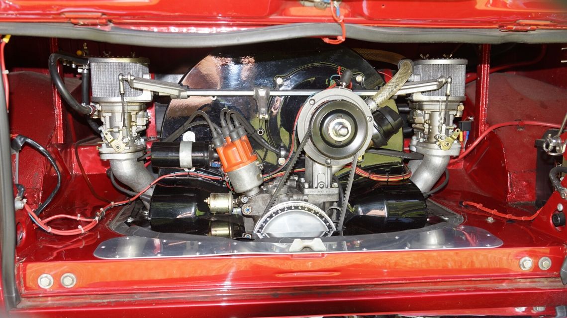 Custom engine with twin carbs