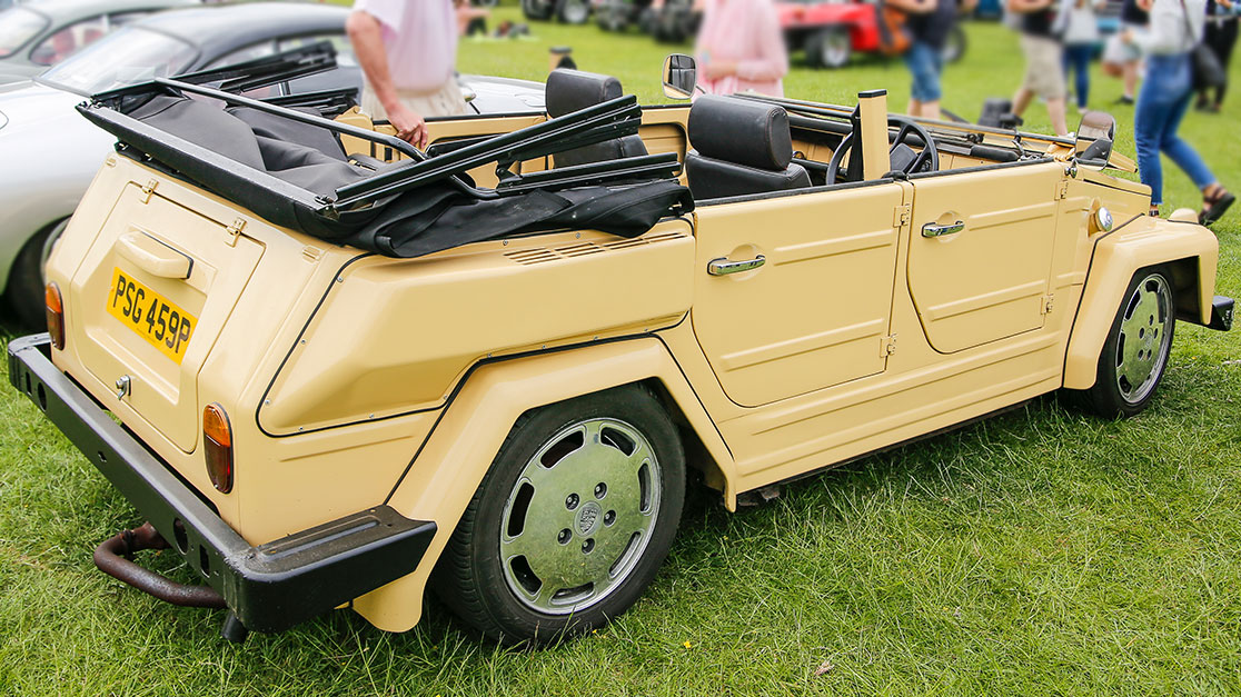 VW Trekker sand colour